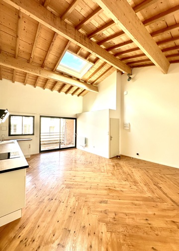 Parquet massif en pin maritime pose bâtons rompus