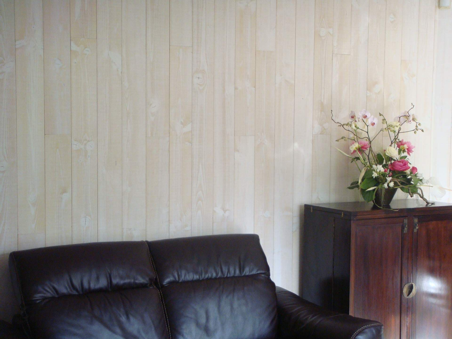 Avec peinture céruse blanche